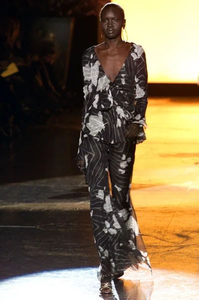 Look 25